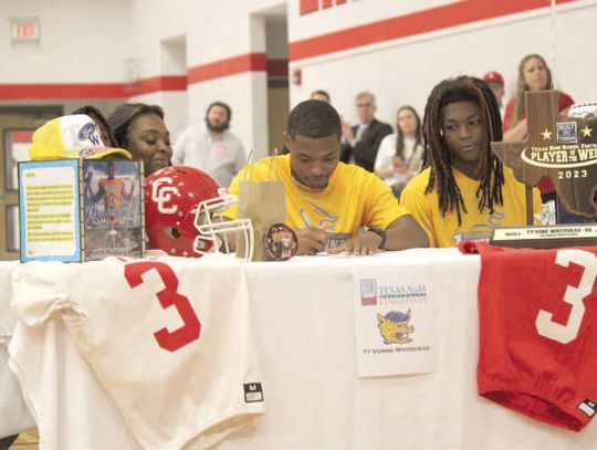 12 athletes sign in Columbus