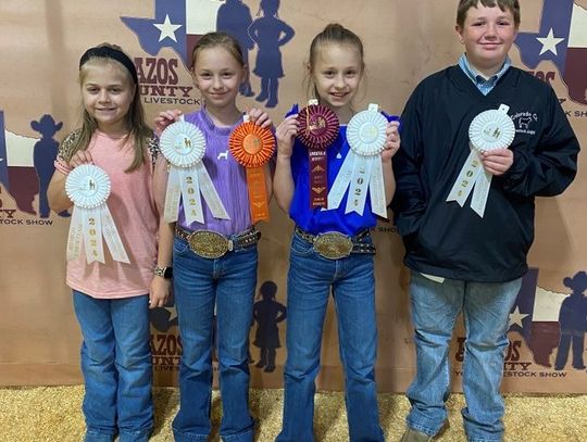 4-HERS TAKE ON BRAZOS COUNTY LIVESTOCK JUDGING CONTEST