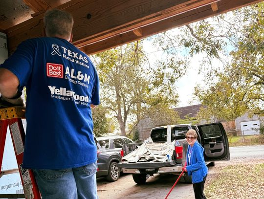 AL&M, Great Southern Wood & Columbus Physical Therapy volunteered at Habitat