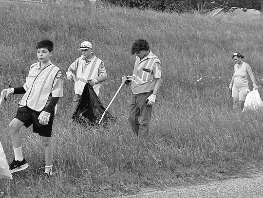 Boy Scouts join the Great American Clean Up
