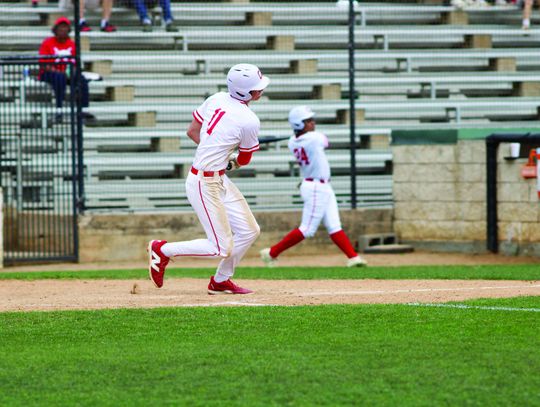 Cardinals improve to 5-0 in District