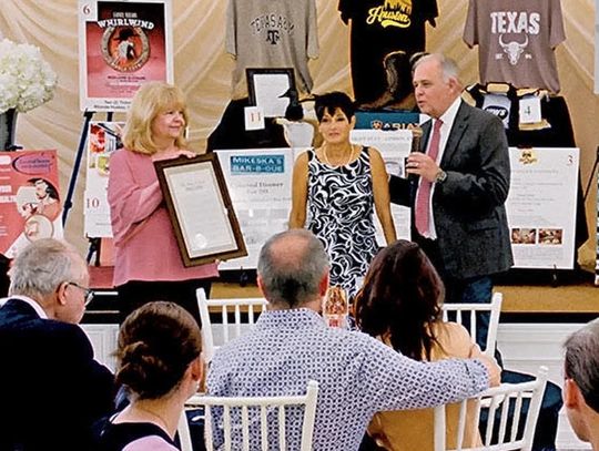 CCH hosts annual fundraising dinner