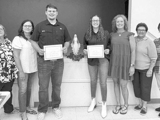 COLUMBUS CATHOLIC DAUGHTERS #1588 AWARDS SCHOLARSHIPS