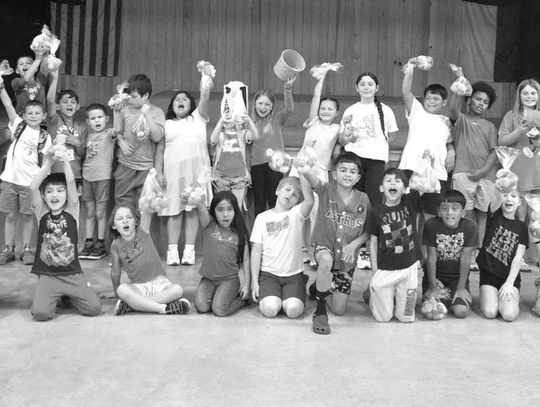 COLUMBUS CLUB MEMBERS ENJOY EGG HUNT