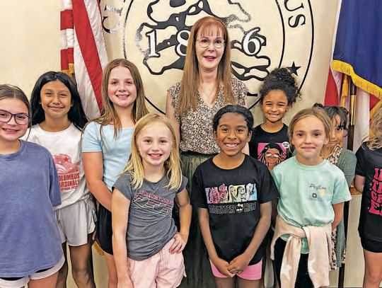 COLUMBUS GIRL FRIENDS TAKE ON THE CITY...HALL, THAT IS!