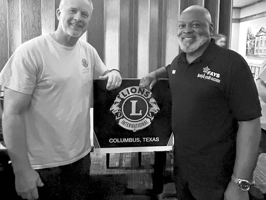 COLUMBUS LIONS CLUB WELCOMES GUEST SPEAKER, PRESENTS AWARD