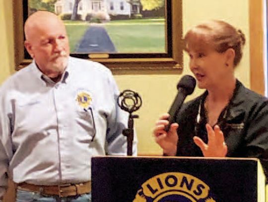 COLUMBUS MAYOR MEETS WITH LIONS