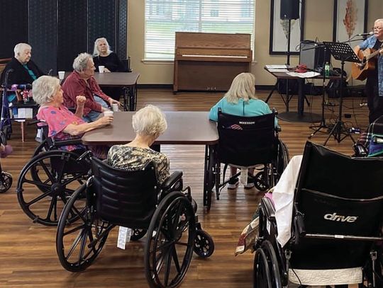 Columbus Oaks Healthcare Community Center hosts Arts and Crafts Day