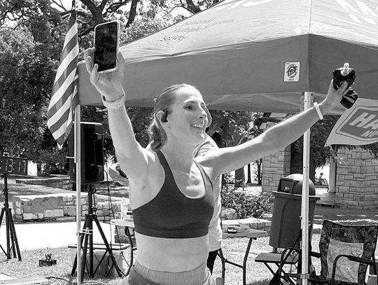 Columbus teacher runs her first marathon