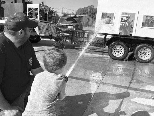 COLUMBUS VOLUNTEER FIRE DEPARTMENT KICKOFF NATIONAL FIRE SAFETY WEEK AT LIL EINSTEIN’S LEARNING CENTER