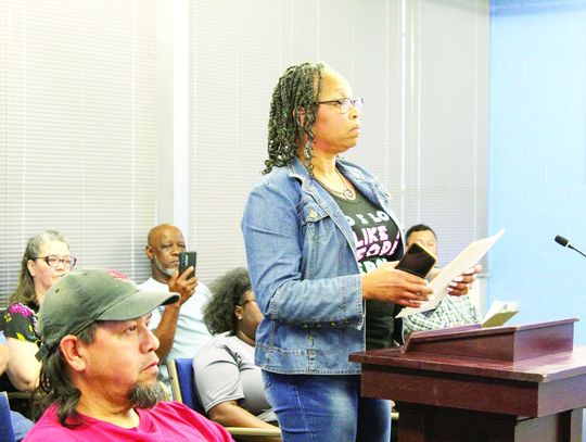 Council hears complaint regarding officer, schedules town hall workshops for street improvements