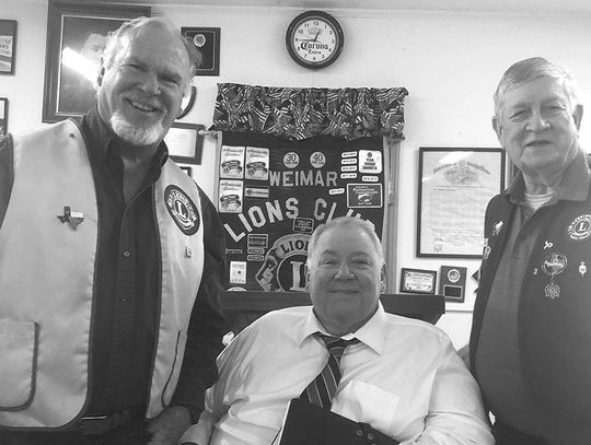 COUNTY JUDGE VISITS WEIMAR LIONS