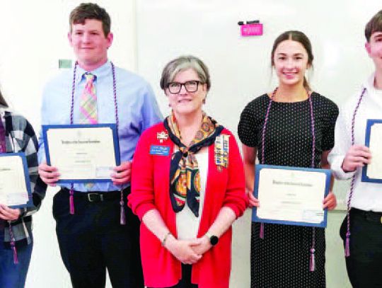 DAR names good citizens winners