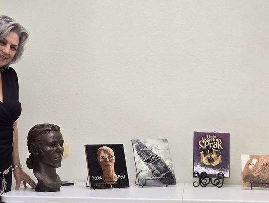 DRT Chapter hosts local forensic sculptor