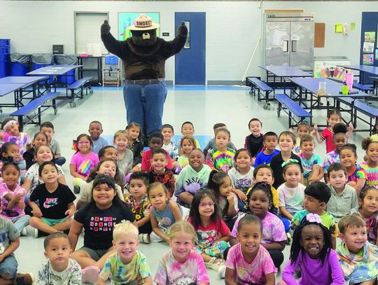 EAGLE LAKE PRIMARY SCHOOL MEETS SMOKEY THE BEAR