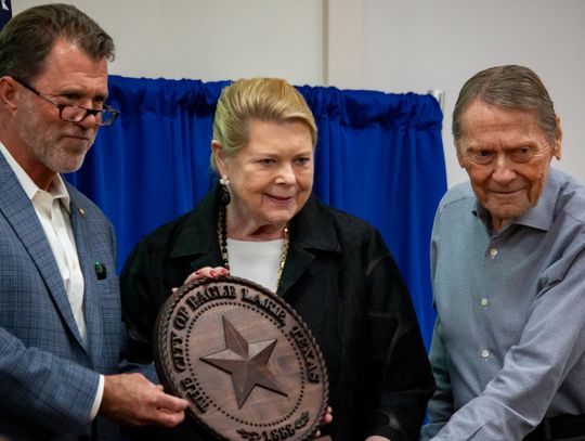 Eagle Lake to receive a third stoplight to reduce traffic