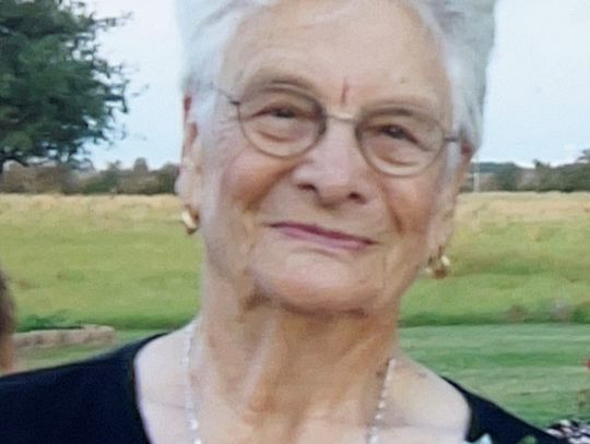 GLADYS (HALFMANN) STOLLE