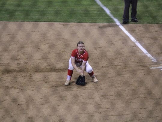 Sydnie Shepard getting ready to catch a ground ball heading her way. Citizen | Evan Hale