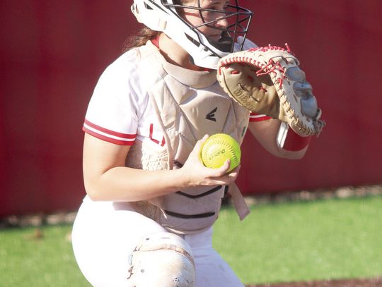 Lady Cards improve to 8-2 in district