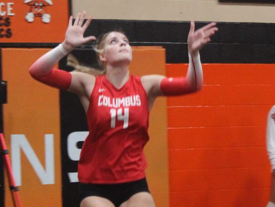Lady Cards sweep Lady Raiders