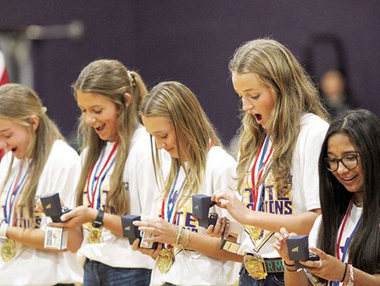 Ladycats softball finally get their ring