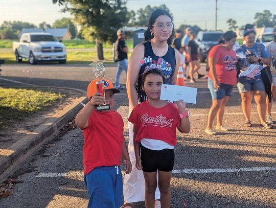 More photos of the Kids and Pets Parade!