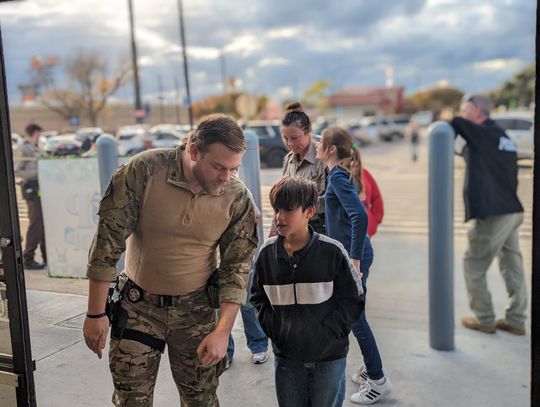 Police support Boys and Girls Clubs with ‘Shop with a Cop’