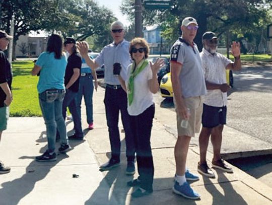 Porsche Club visits the Courthouse