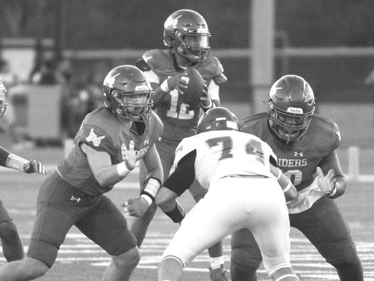 Raiders fall to Shiner, 34-15