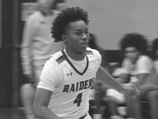 Raiders improve to 7-1 in district