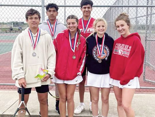 Repeat district champ leads CHS tennis