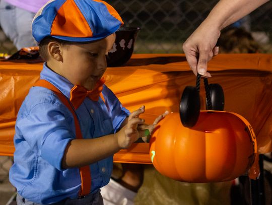 Trick or Treat Around the Track (Photo Gallery)