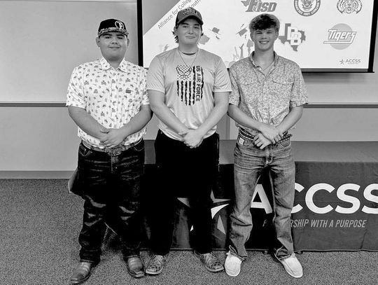 TRIO COMPLETE SUMMER INTERNSHIPS