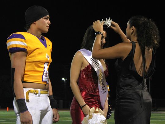 Weimar crowns homecoming queen, court
