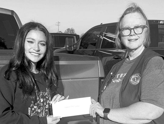 WEIMAR ENCORE LIONS DONATE TO FFA