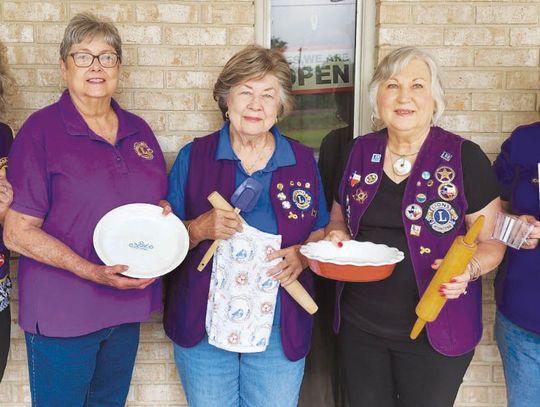 WEIMAR ENCORE LIONS PREPARE FOR GEDENKE! PIE CONTEST