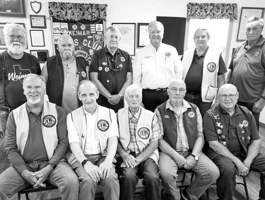 WEIMAR LIONS CLUB INSTALLS OFFICERS