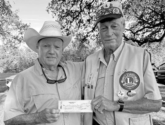 WEIMAR LIONS DONATE TO VIETNAM VETERANS