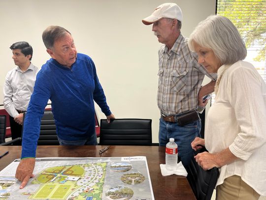 Weimar presents sports complex plans to community