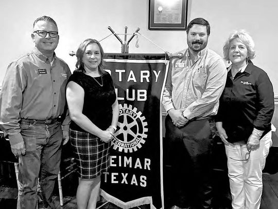 WEIMAR ROTARY INSTALLS OFFICERS