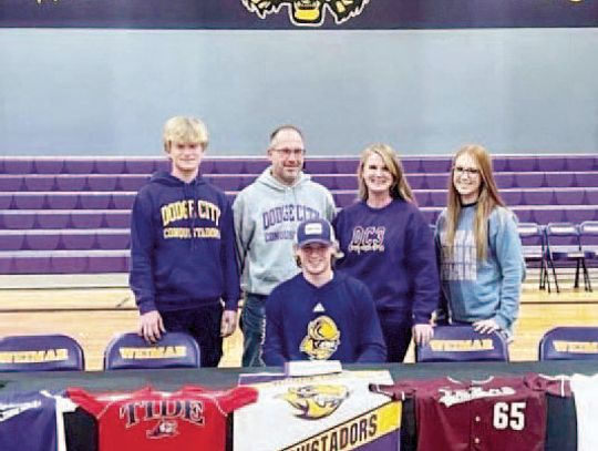 WILDCAT SIGNS WITH DODGE CITY