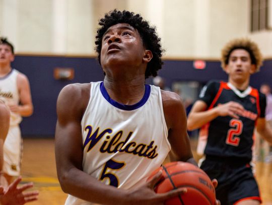 Wildcats beat Flatonia 67-38