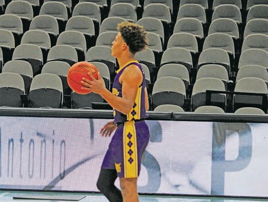 Wildcats start the basketball season with one goal in mind