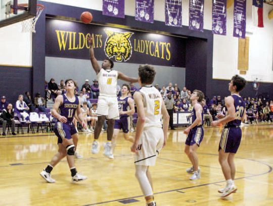 Wildcats win in week’s first game, drop Friday follow-up