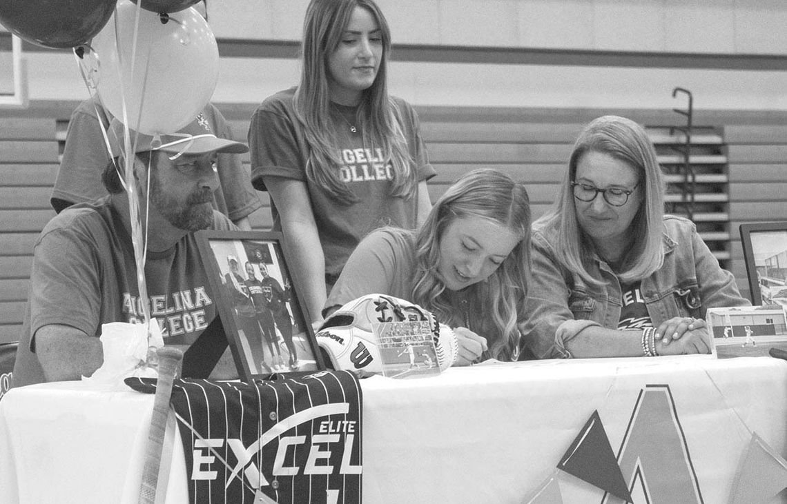 11 Columbus athletes commit to college of choice