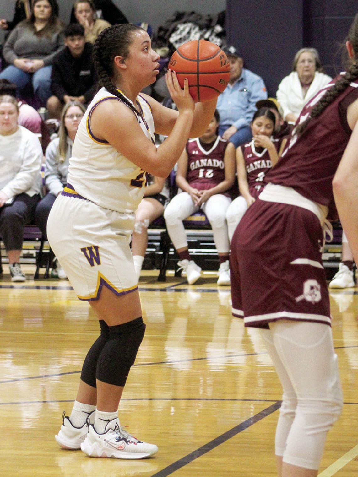 Blowout wins define Ladycats’ week