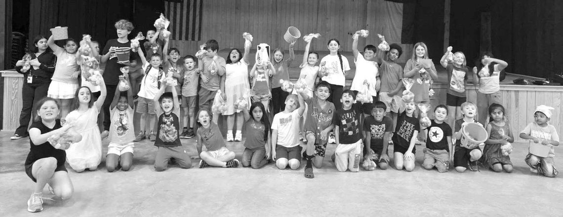 COLUMBUS CLUB MEMBERS ENJOY EGG HUNT