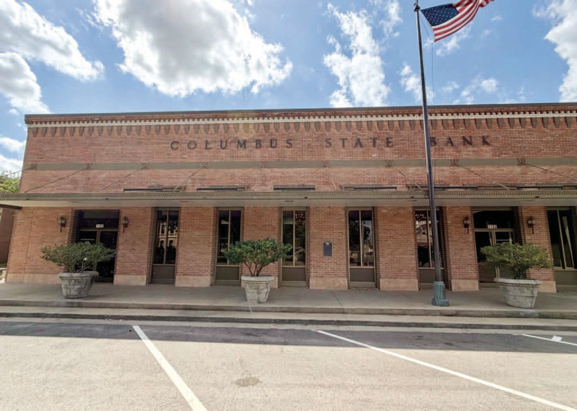 Columbus Garden Club honors yard, business of month