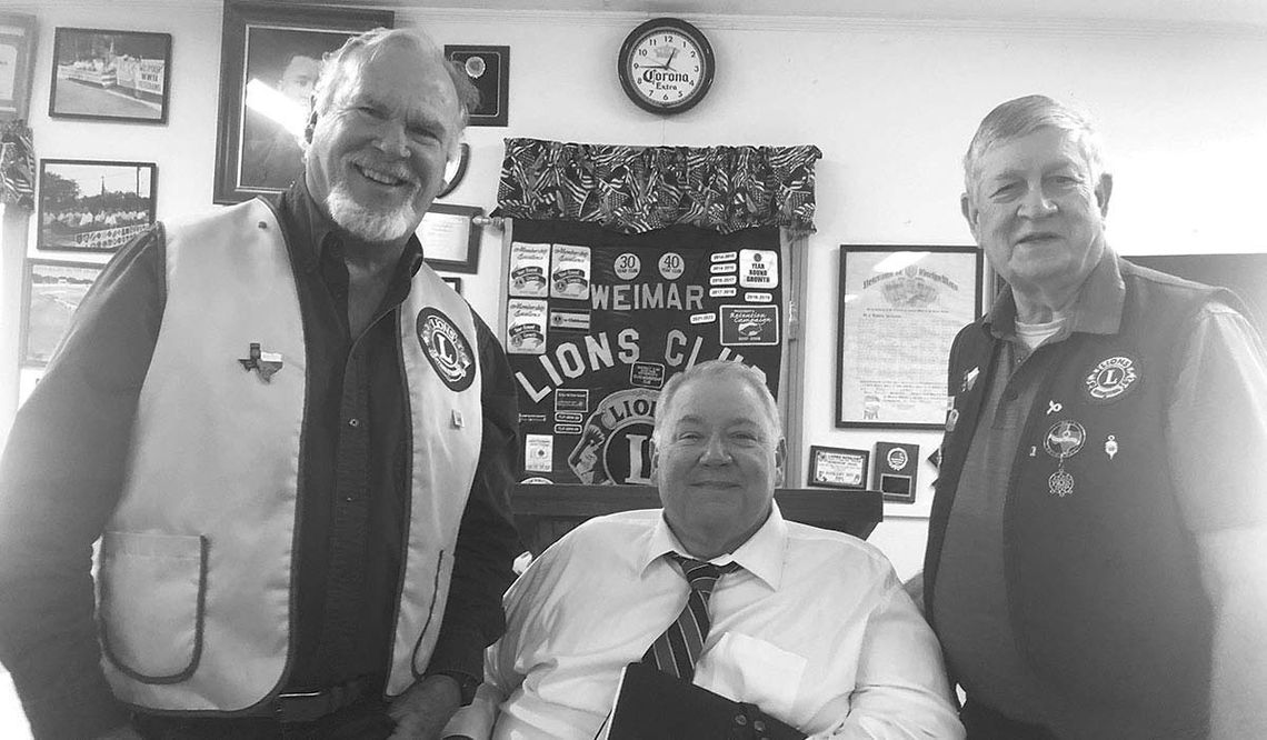 COUNTY JUDGE VISITS WEIMAR LIONS