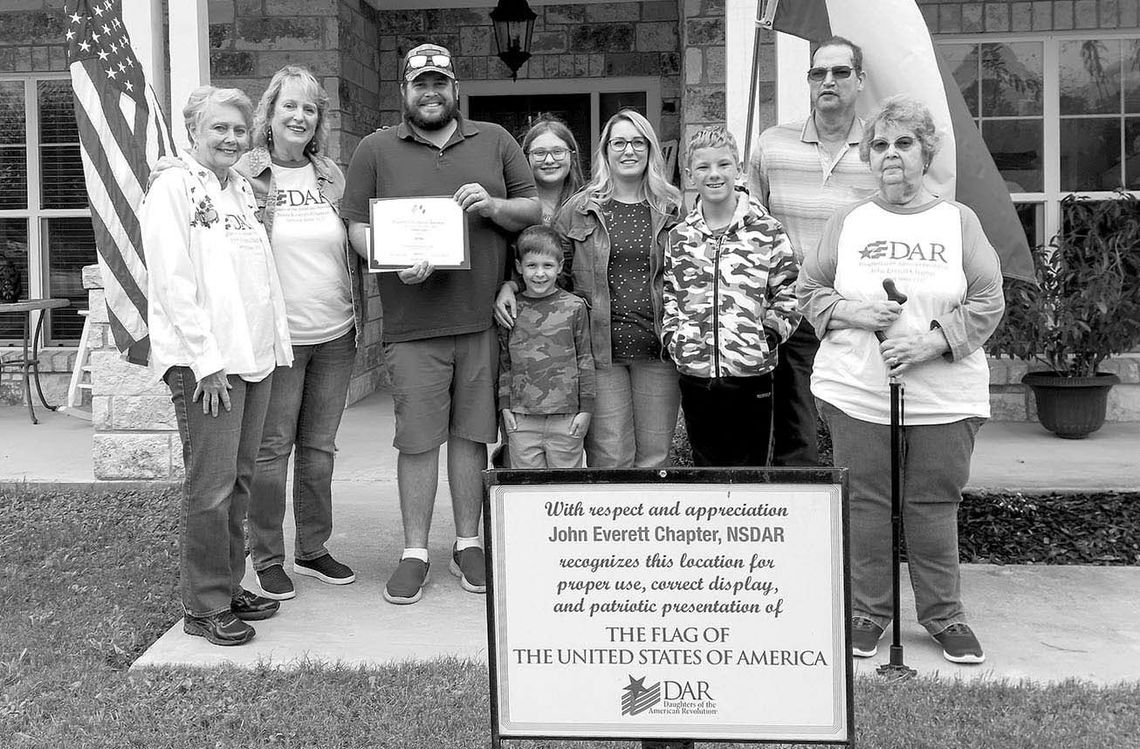 DAUGHTERS OF THE AMERICAN REVOLUTION CHOOSE FLAG DISPLAY OF THE MONTH